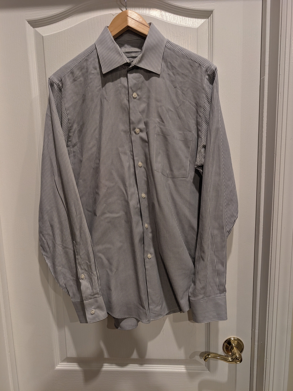Van Heusen Fitted Men’s 15.5 32/33 Gray Stripe Cotton Blend Dress Shirt